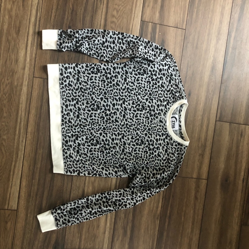 Zyia leopard sweater